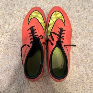 hyper venom neon pink and yellow soccer cleats